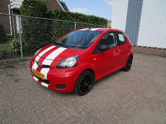 Vaurioauto  passenger cars Toyota Aygo Airco Radio/CD 5-Deurs 2010/11