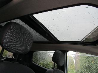 Renault Twingo Schuifdak Clima Radio/CD picture 14