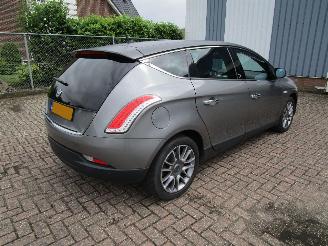 Lancia Delta 1.8 16V Automaat Leder Navi picture 4