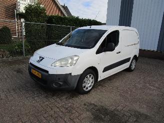 krockskadad bil bedrijf Peugeot Partner 1.6 HDI Airco Schuifdeur 2012/8