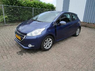 Unfallwagen Peugeot 208 Navi Airco Radio/CD 131.000 KM 2012/7