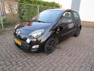 damaged passenger cars Renault Twingo Airco Radio/CD 110.000 KM 2014/1
