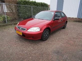 Vaurioauto  passenger cars Honda Civic 1.4 Automaat 1999/7
