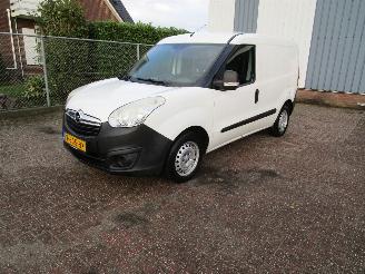 krockskadad bil bedrijf Opel Combo 1.3 CDTI Navi Airco 2016/12