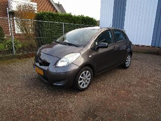 Unfallwagen Toyota Yaris 1.3 VVT-I Airco Radio/CD 6-Bak 2010/9