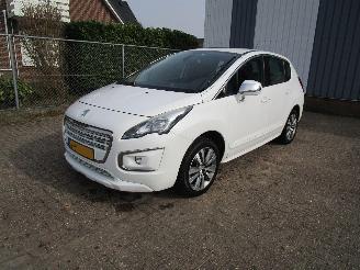 Schadeauto Peugeot 3008 1.6 HDI Navi Clima 6-Bak 2016/1