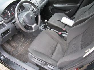Suzuki Swift 1.2 Clima Radio/CD Keyless 5-Drs picture 13