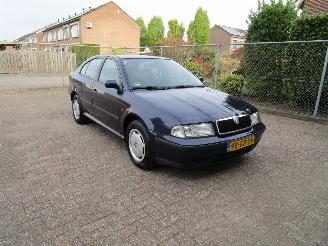 Skoda Octavia 1.6 Airco Radio/CD picture 3
