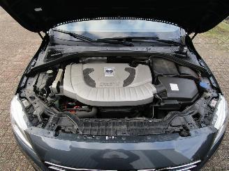 Volvo V-60 2.4 D6 AWD Schadevrij picture 5