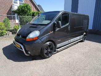 skadebil bedrijf Renault Trafic 1.9 DCI L2 H1 Airco 6-Bak 2005/8