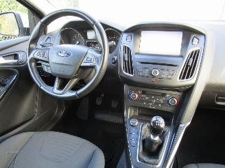 Ford Focus 1.0 Navi Clima 6-Bak picture 12