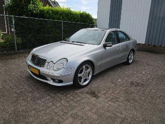 skadebil auto Mercedes E-klasse 500 V8 Navi Leder Clima 2003/2