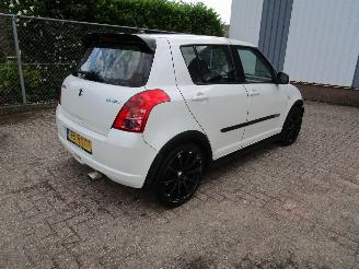 Suzuki Swift 1.3 Airco 5-Drs Parelmoer wit picture 4