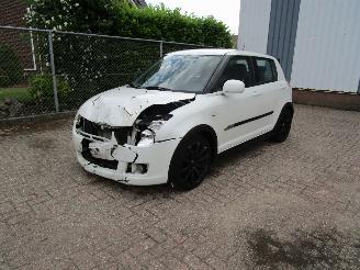 škoda osobní automobily Suzuki Swift 1.3 Airco 5-Drs Parelmoer wit 2009/1