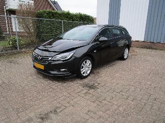 Schadeauto Opel Astra 1.6 CDTI Navi Clima 6-Bak 2016/9