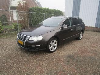 Vaurioauto  passenger cars Volkswagen Passat 2.0 TFSI Automaat Navi Clima 2008/2