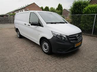 Mercedes Vito 111 CDI Lang Navi Airco 6-Bak picture 3