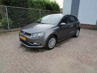 damaged passenger cars Volkswagen Polo 1.4 TDI Navi Airco Radio/CD 5-Drs 2017/7
