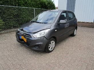 Damaged car Hyundai I-10 Radio/CD 2011/5