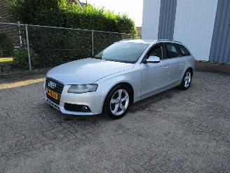 uszkodzony samochody osobowe Audi A4 2.0TDI Navi Clima 6-Bak 2012/3