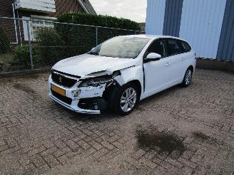 Damaged car Peugeot 308 1.2 Navi Clima 163.000 KM 6-Bak 2021/1