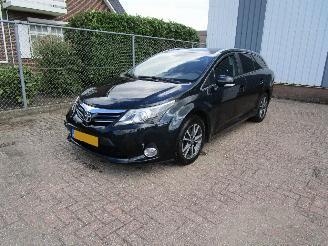 Voiture accidenté Toyota Avensis 1.8 VVT-I Camera Navi Clima 6-Bak 2014/9