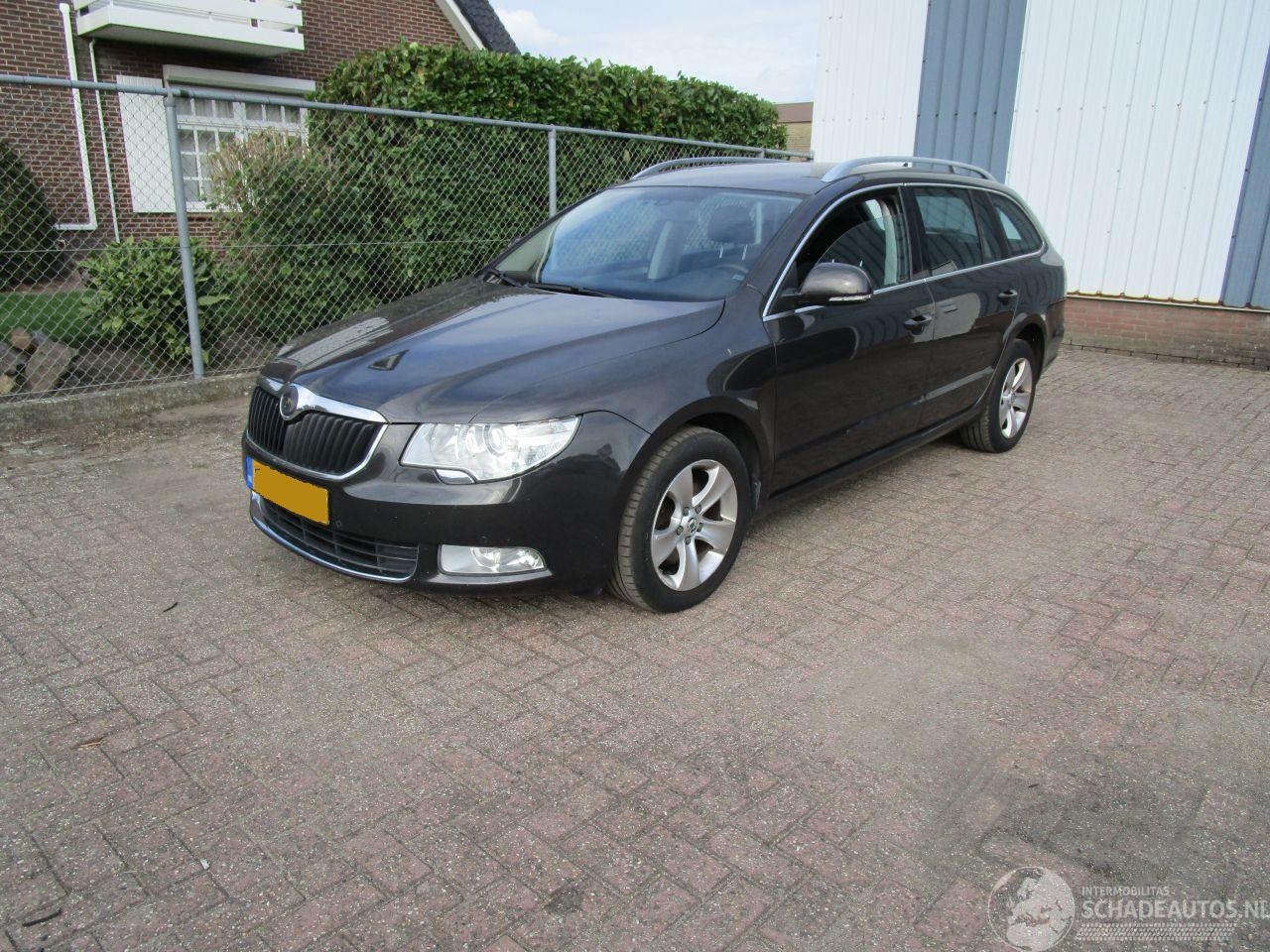 Skoda Superb 1.8 TSI DSG Navi Clima
