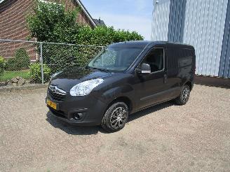 krockskadad bil bedrijf Opel Combo 1.3 CDTI Sport Airco Schuifdeur 2017/11