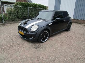 Vaurioauto  passenger cars Mini Cooper S 1.6 Leder Panodak Clima 6-Bak 2007/2