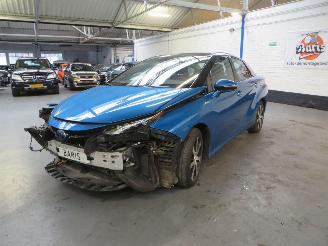 Damaged car Toyota Mirai FCV SEDAN ELK-WATERSTOF 2019/4