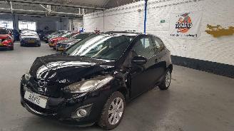 Schadeauto Mazda 2 1.3 16V MZR  BENZ 1.349CC 62KW 84PK 2011/5
