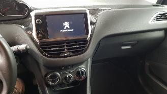 Peugeot 208 1.2 VTI 12V PURETECH   BENZ 1.199CC 60KW 82PK picture 11