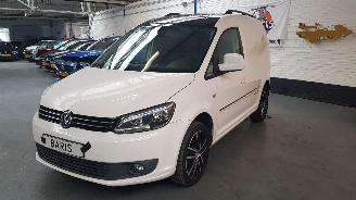 Voiture accidenté Volkswagen Caddy 1.6 TDI 16V  DSL AUT 1.598CC 75KW 102PK 2014/2