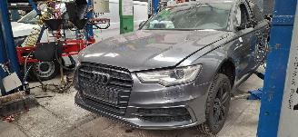 Coche siniestrado Audi A6 A6 2.0 TFSI S Edition 2013/3