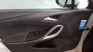 Opel Astra 1.2 TURBO 12V COMBI/O  BENZ 1.199CC 81KW 110PK picture 8