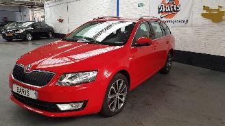 Schadeauto Skoda Octavia 2.0 TDI GREENTEC 16V 4DRS DSL 1.968CC 110KW 150PK 2015/12