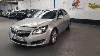 Schadeauto Opel Insignia 1.6 CDTI 16V SEDAN 4DRS DSL 1.598 CC 100 KW 136 PK 2017/5