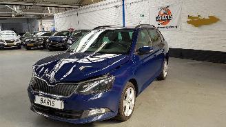 krockskadad bil auto Skoda Fabia 1.2 TSI 16V AUT GREENTECH COMBI 4DRS BENZ 1.197CC 81KW 11OPK 2017/5