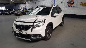 krockskadad bil auto Peugeot 2008 1.2 12V E-THP AUT  PURETECH MPV  BENZ 1.199CC 81KW 110PK 2018/8