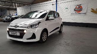 Hyundai I-10 1.0 12V  BENZ 998CC 49KW 67PK picture 3
