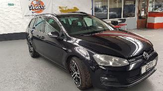 damaged passenger cars Volkswagen Golf 1.6 TDI BLUEMOTION 16V COMBI  DSL 1.598CC 81KW 110PK 2014/8