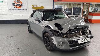 Schadeauto Mini Cooper 1.5 12V C00PER  CABRIO  BENZ AUT 1.499CC 100KW 136PK 2016/6
