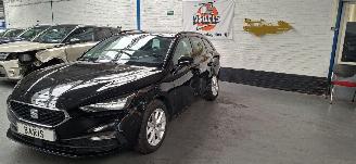 krockskadad bil auto Seat Leon Leon Sportstourer 2.0 TDI Style Business Intense 2022/2