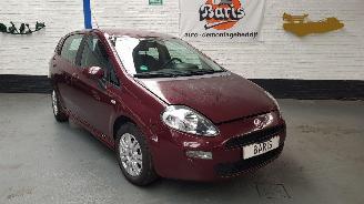 Coche accidentado Fiat Punto 1.4  BENZ 1.368CC 57KW 77PK 2013/10
