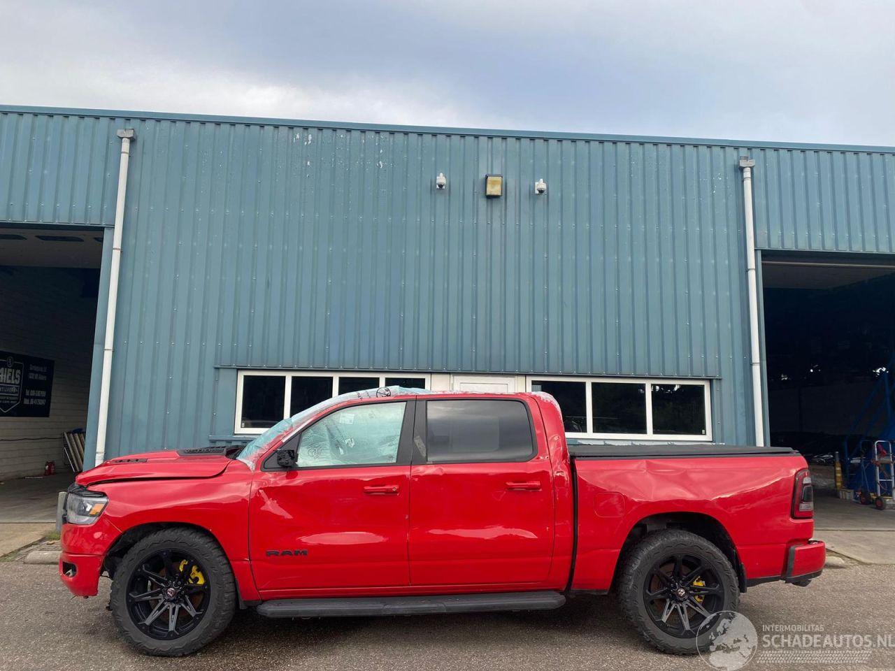 Dodge Ram 1500 AUTOMAAT 5.7 V8 4x4 Crew Cab Limited BJ 2021 10044 KM