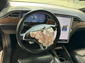 Tesla Model X 90D Base 6p. picture 11