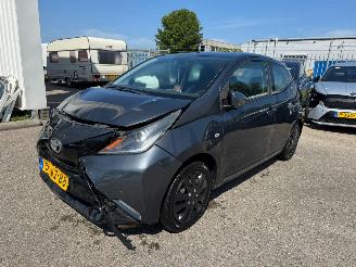 Auto incidentate Toyota Aygo 1.0 VVT-i x-play 2014/11