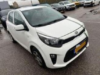 Vaurioauto  passenger cars Kia Picanto 1.0 CVVT ComfortLine 2020/10