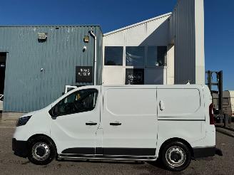 Renault Trafic 2.0 dCi 110 T29 L1H1 Comfort picture 2