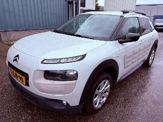 uszkodzony samochody osobowe Citroën C4 Cactus 1.2 AUTOMAAT e-VTi Shine BJ 2015 192.217 km 2015/1